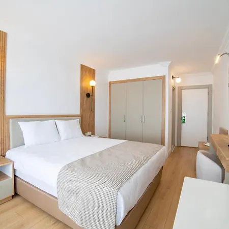 Golda Hotel