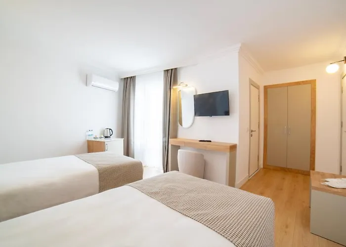 Golda Hotel