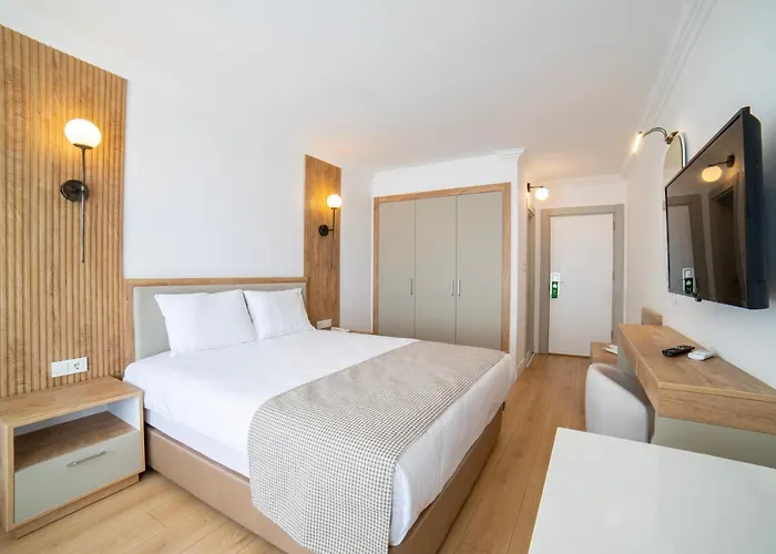 Golda Hotel