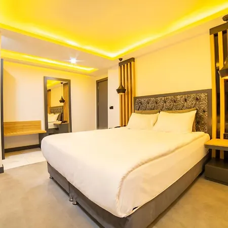 Golda Hotel