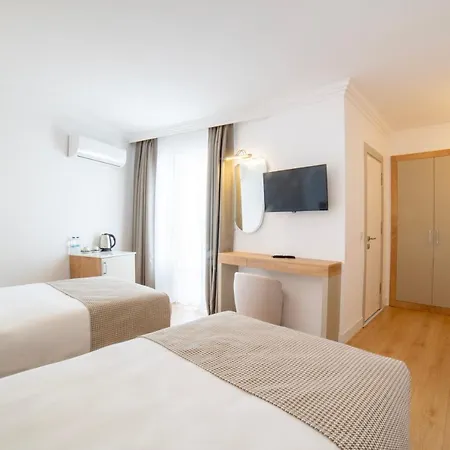 Golda Hotel